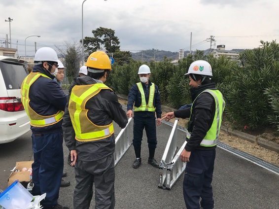 作業前に道具や資材を確認